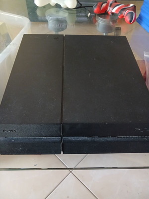 PS4 console with new cables 1TB