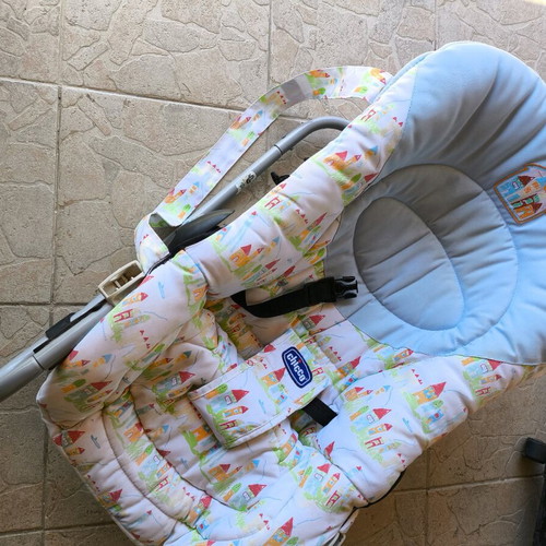 Chicco baby rocker used with toy bar