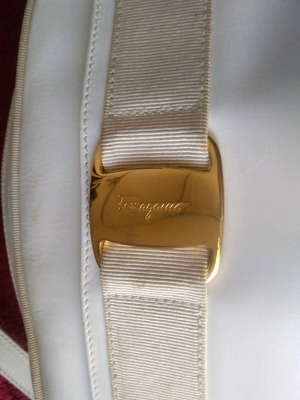 Τσάντα χιαστί Salvatore Ferragamo σαν καινούργιο, γνήσια επώνυμη