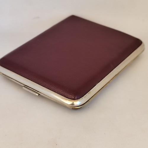 Vintage metal tobacco case with leatherette lining used, bordeaux gold