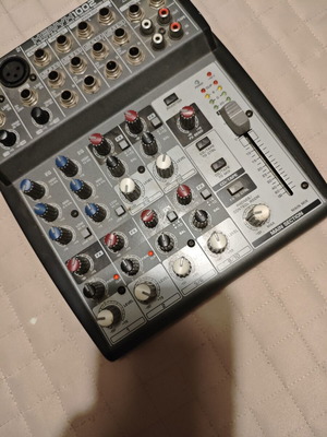 Behringer Xenyx 1002 audio mixer console