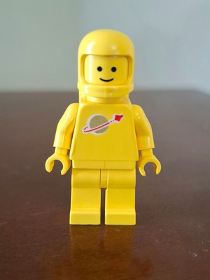 Lego Classic Space Minifigure Yellow with Air Tanks like new