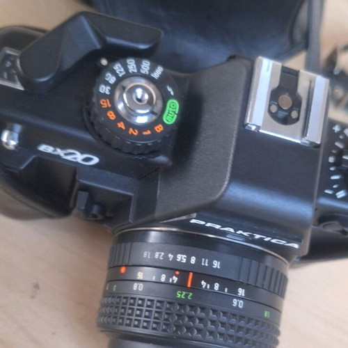 Praktica BX20 35MM camera with Prakticar 1:1.8 50mm lens like new