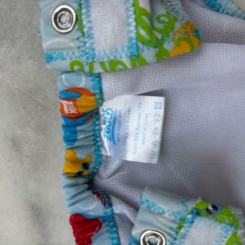 Baby swimsuit used, adjustable for 3 to 24 months