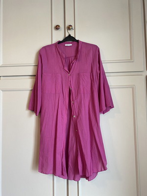 Fuchsia Shirt Dress like new, lightweight fabric