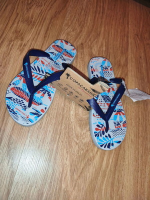 Copacabana by Ipanema Kids Tropical Print Flip Flops Size 32 New