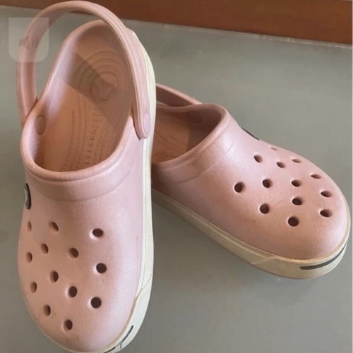 Crocs kids pink iridescent like new, size 30, sandals