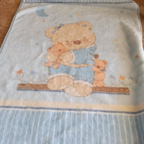 Baby blanket made in Spain like new, soft for cradle or crib