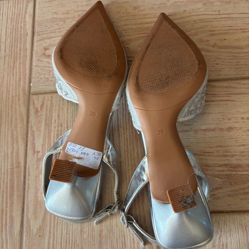 Silver pumps like new, size 39