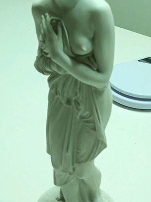 Statue of semi-nude bathing woman used, height 39cm