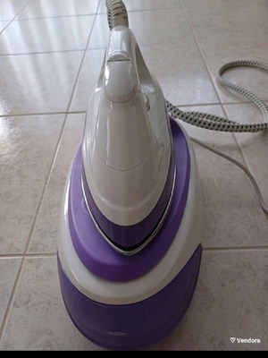 Singer iron used, no steam function