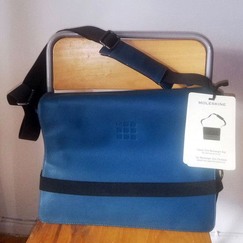 Moleskine Classic Slim Messenger Laptop Bag like new, blue