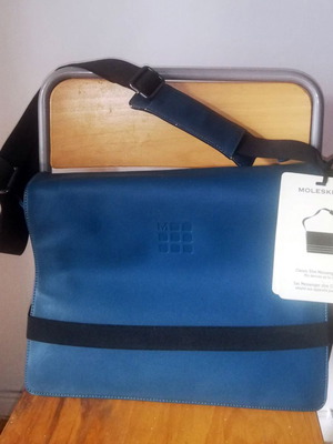 Moleskine Classic Slim Messenger Laptop Bag like new, blue