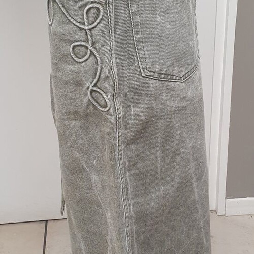 Escada gray denim skirt medium new