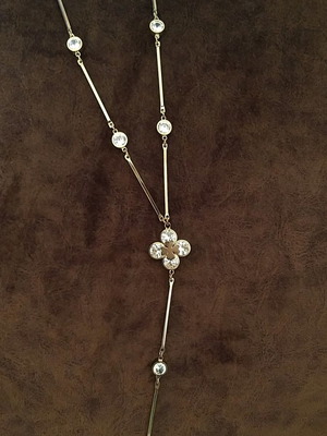 Necklace gold color