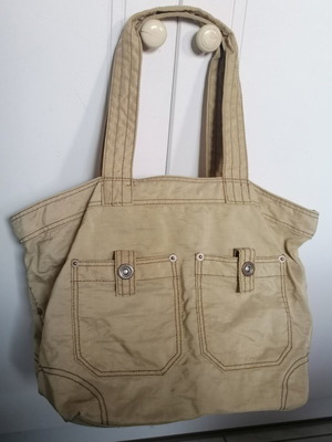 Benetton vintage μπεζ υφασμάτινη τσάντα ώμου με μπροστινές τσέπες
