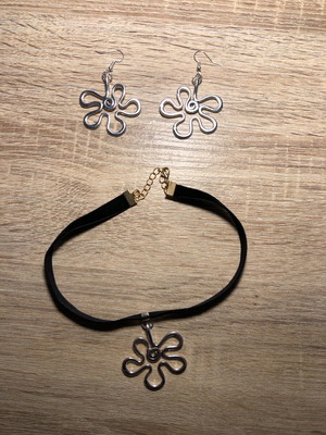 Handmade Set Punk Alternative Emo Grunge Velvet Choker and Earrings