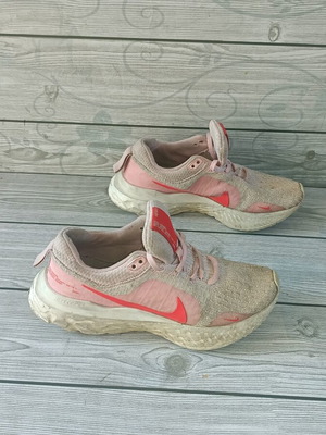 Nike React Infinity Run women's sneakers like new, beige and pink, size 35.5
