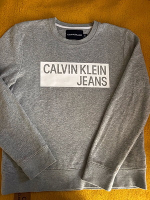 Calvin Klein суитшърт размер L като нов, мек полар