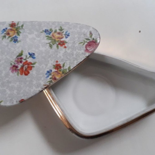 Porcelain dish used 17x12cm