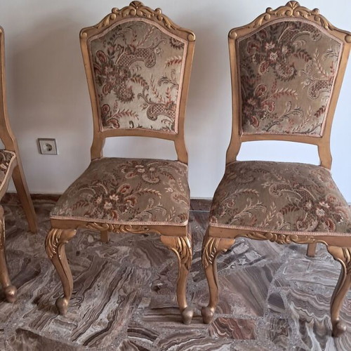 Classic living room set with gold leaf, like new