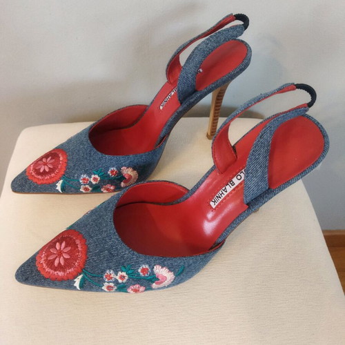 Jean pumps new with floral embroidery, size 39