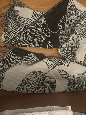 Double-sided winter pashmina scarf, black and white