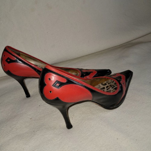 Dolce & Gabbana pointed pumps in black and red, like new size 38