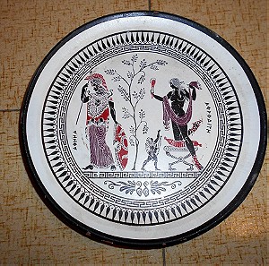 Χειροποίητο Κεραμικό Πιάτο Διακόσμησης Τοίχου με Θέμα ''Αθηνά - Αφροδίτη'' από την Ελληνική Μυθολογία, (Διάμετρος 20 cm).