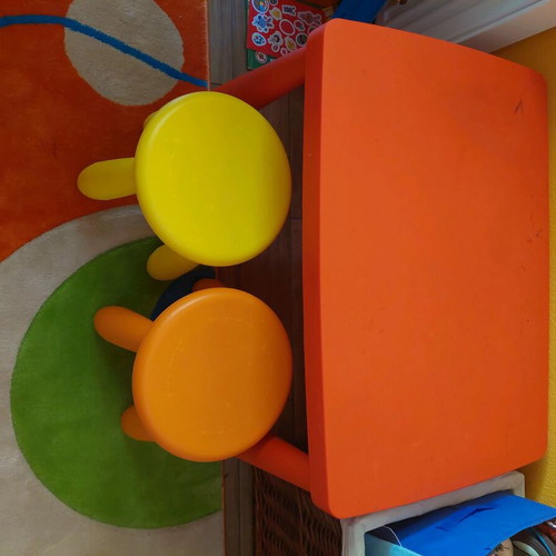 Children's table with two stools like new