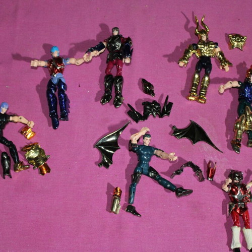 Les Chevaliers du Zodiaque figures like new, pack of 14 N16