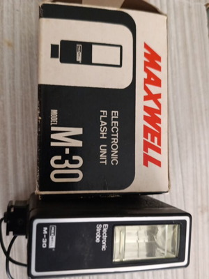 Maxwell M30 flash like new