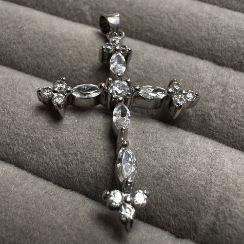 925 Sterling Silver Cross with Zircons new