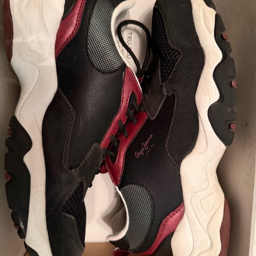 Pepe Jeans women's athletic shoes size 39 like new