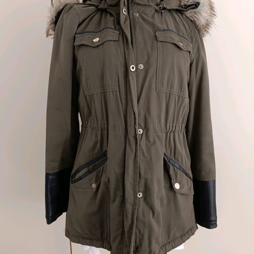 Stradivarius Parka jacket used khaki with fur hood and leather details