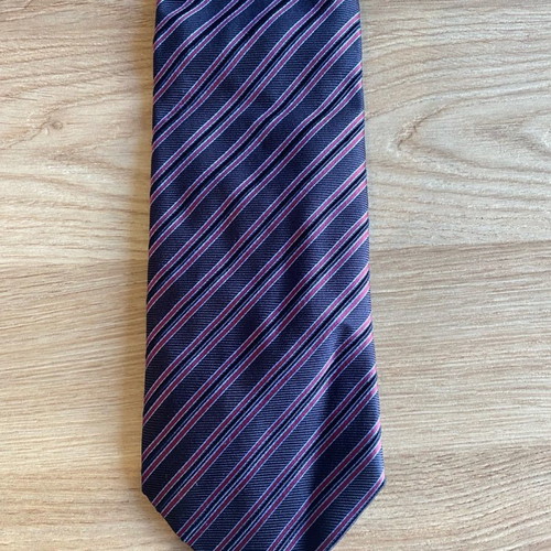 Tie in excellent condition