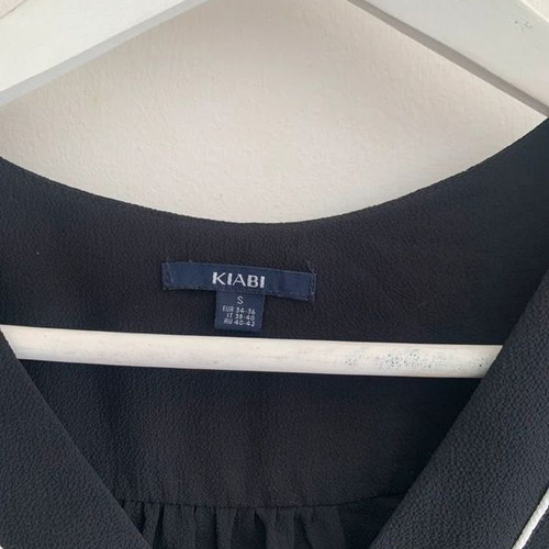 Kiabi black top size S with white trim