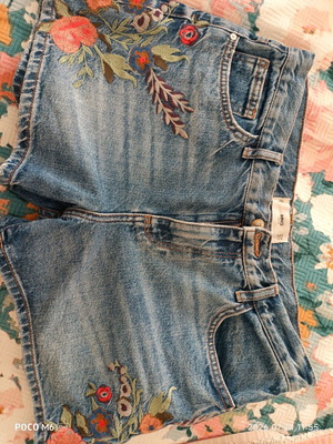 Mango denim shorts like new, size 38, blue with embroidery