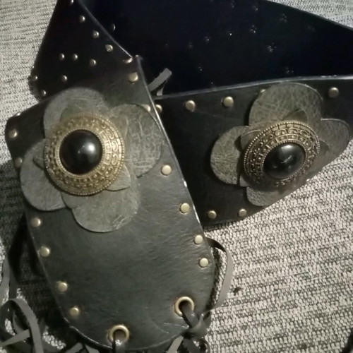 Skondras leather belt with fringes used, one size