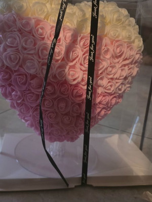 Rose Heart Ombre καρδιά από τεχνητά τριαντάφυλλα σε διάφανο κουτί, 30 εκ.