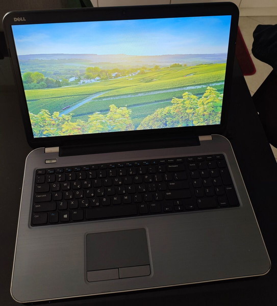 Dell Inspiron лаптоп 5737 17 инча Intel i5