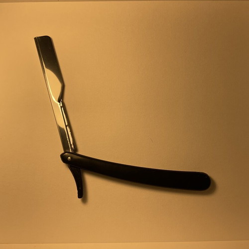 Eurostyle Straight Razor with Plastic Handle like new