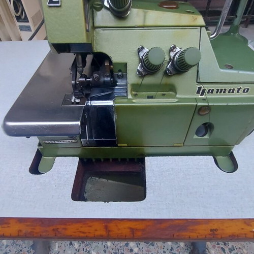 Professional sewing machines used, Yuki, Clompal automatic, Yiamato three-thread