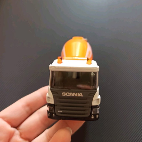 Scania cement mixer toy like new, size 14x5cm