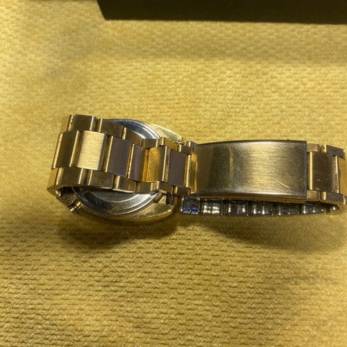 Ρολόι Saturn solid state LED quartz vintage μεταχειρισμένο, χρυσαφί