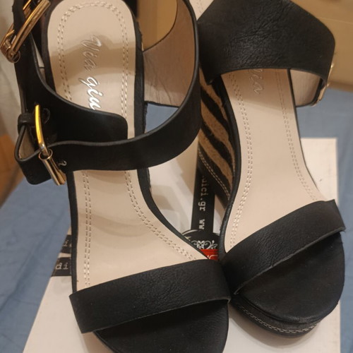Via Giulia black espadrille platform sandals like new, size 39