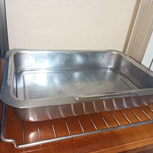 Delonghi electric countertop oven used with 2 trays and rack