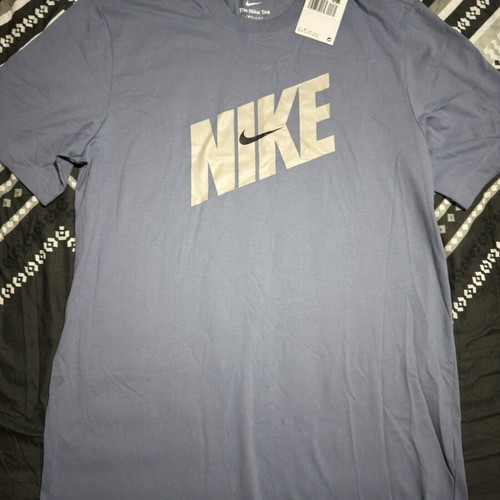 Nike T-shirt new size medium with tags
