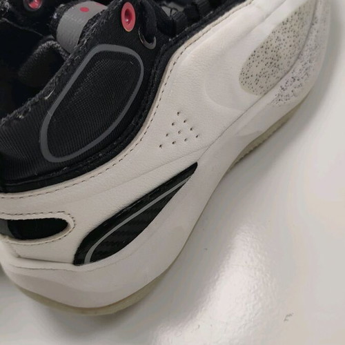 Zara athletic shoe used, size 31, black and white