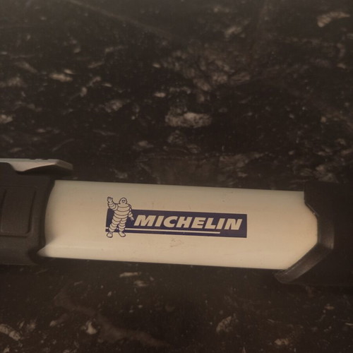 Michelin bicycle pump like new with dual outlet